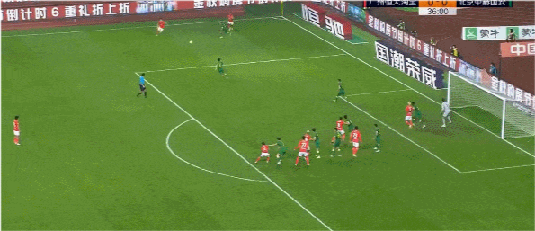 3, 法甲新规实施VAR判罚引发争议  