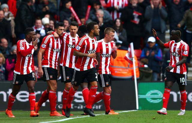  红军利物浦主场大胜埃弗顿延续不败金身